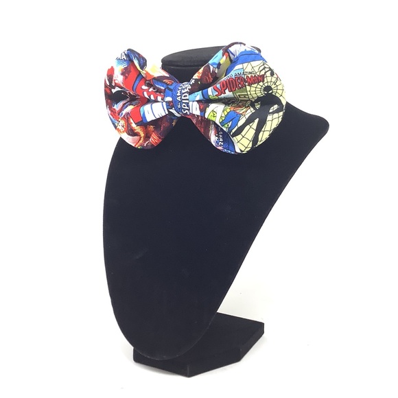 Spider Man Handcrafted Bow Tie - Comic Book Collection - Picture 5 of 15